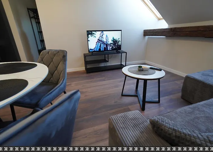 Elidon 1833 아파트